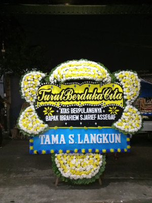 Papan Bunga Duka di Aradide